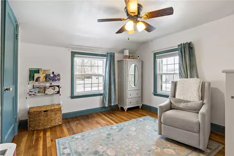 Bedroom - 48 Rowe Ave, Warwick, RI 02889 photo 3 of 6