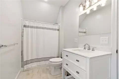 Bath - 48 Rowe Ave, Warwick, RI 02889 photo 2 of 3
