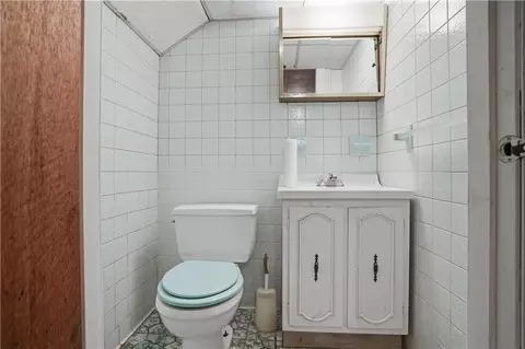 Bath - 191 Nimitz Rd, Woonsocket, RI 02895 photo 2 of 2