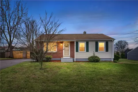191 Nimitz Rd, Woonsocket, RI 02895