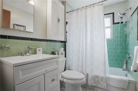 Bath - 191 Nimitz Rd, Woonsocket, RI 02895 photo 1 of 2