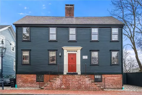 16 Bridge St, Newport, RI 02840