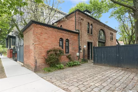 369 Thayer St, Providence, RI 02906