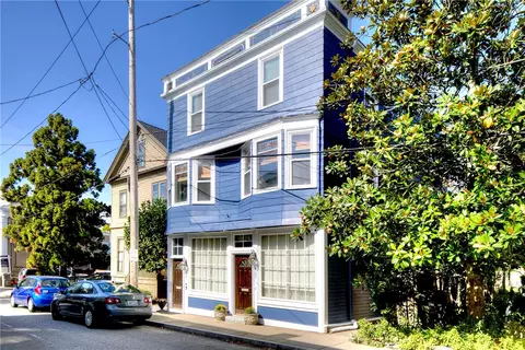 98 John St, Newport, RI 02840