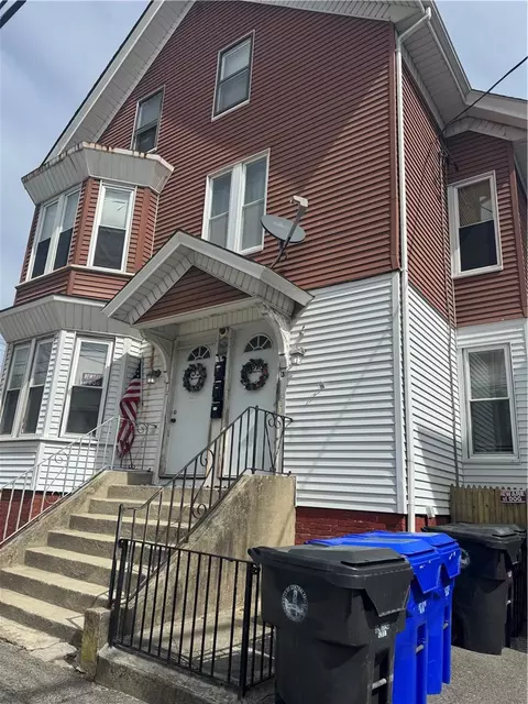 31 Hawes St, Central Falls, RI 02863