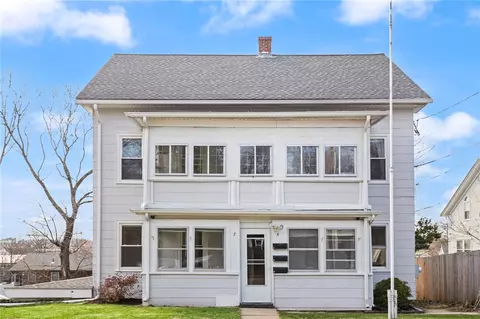 5 Fountain St, West Warwick, RI 02893