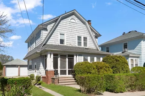 89 Burnside St, Cranston, RI 02910