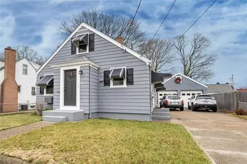 28 Corrente Ave, Pawtucket, RI 02861