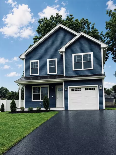 325 East St, Cranston, RI 02920