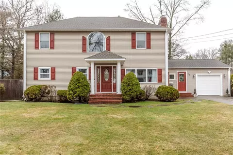 45 Bayberry Ln, East Greenwich, RI 02818