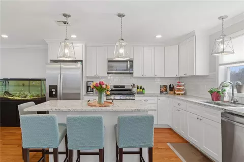 25 Graniteville Rd, Burrillville, RI 02830