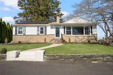 9 Heath St, Johnston, RI 02919