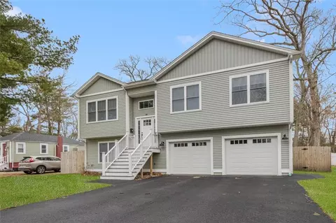 Exterior - 38 Overbrook Ave, Warwick, RI 02889 photo 2 of 10