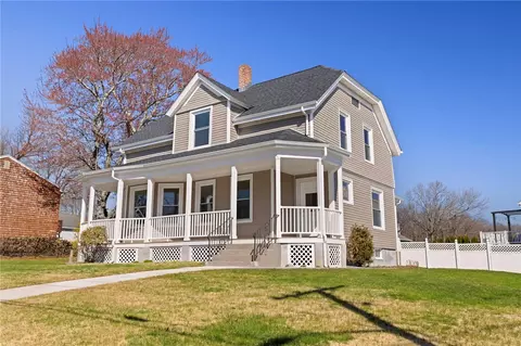 54 Earle St, Cumberland, RI 02864