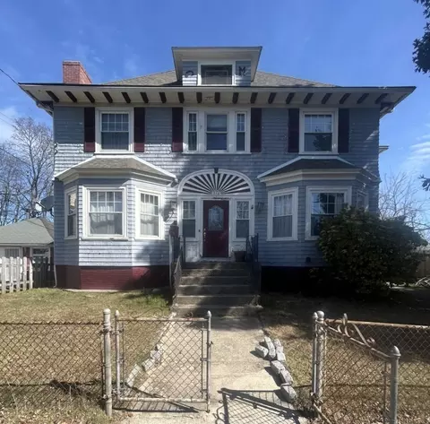 172 Central Ave, East Providence, RI 02914