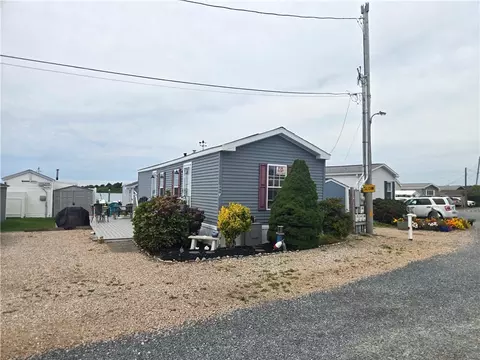 689 Succotash Rd, South Kingstown, RI 02879