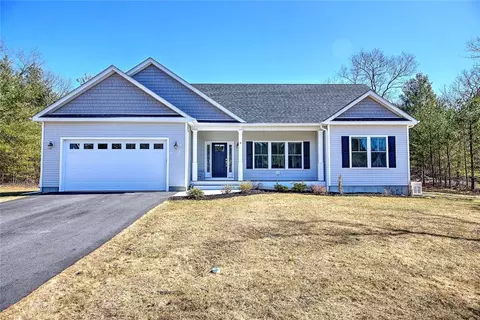 9 Cassidy Trl, Coventry, RI 02816