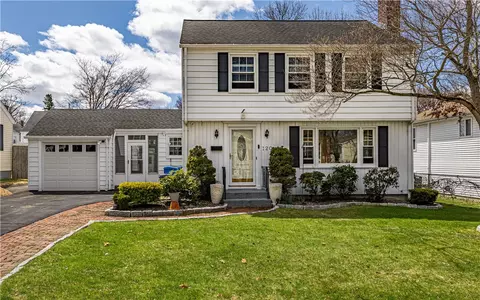 120 Mason Ave, Cranston, RI 02910