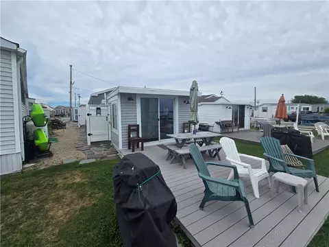 689 Succotash Rd, South Kingstown, RI 02879