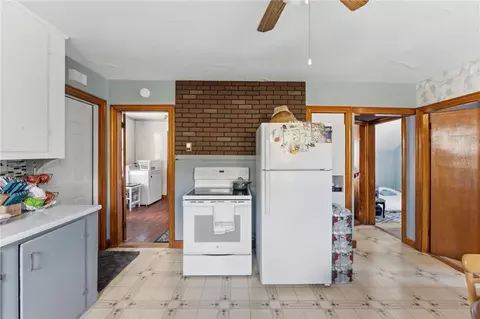 Entry Way - 149 Burrington St, Woonsocket, RI 02895 photo 4 of 4