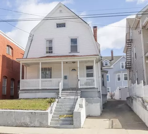 211 Admiral St, Providence, RI 02908