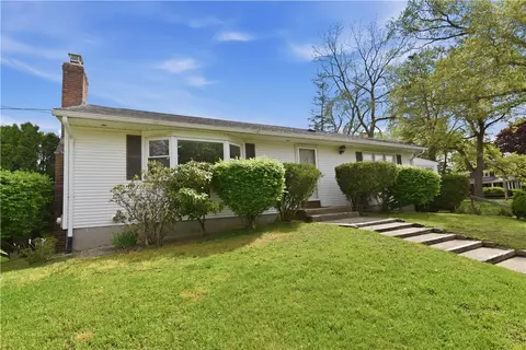 183 First Ave, East Greenwich, RI 02818