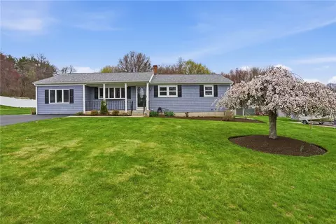 49 Roosevelt Dr, Bristol, RI 02809