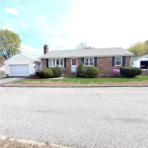 34 Cross St, Manville, RI 02838