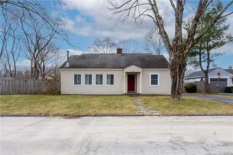 33 Maple Leaf Rd, Glendale, RI 02826