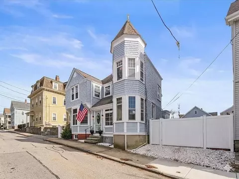 43 Howard St, Newport, RI 02840