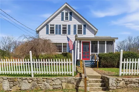 86 Mendon Rd, North Smithfield, RI 02896