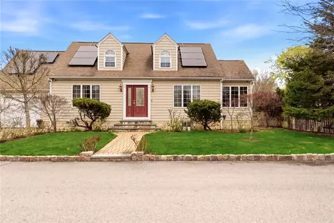 16 Althea Rd, Warwick, RI 02889