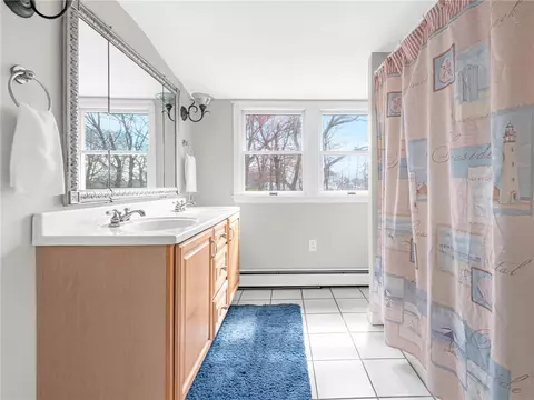 Bath - 26 Anthony St, Warwick, RI 02886 photo 3 of 3