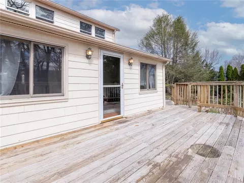 Exterior - 26 Anthony St, Warwick, RI 02886 photo 6 of 8
