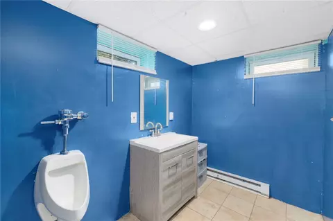 Bath - 74 Stephens Ave, Warwick, RI 02886 photo 3 of 3