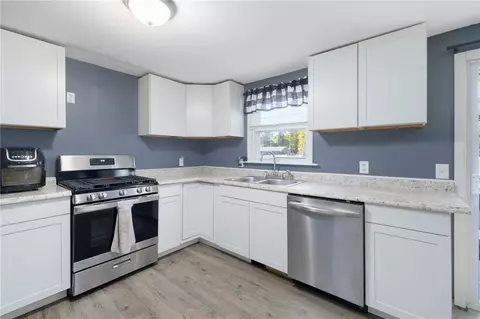 Kitchen - 74 Stephens Ave, Warwick, RI 02886 photo 1 of 2