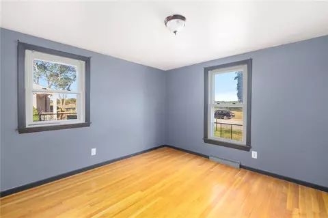 Bedroom - 74 Stephens Ave, Warwick, RI 02886 photo 1 of 2
