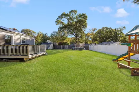 Exterior - 74 Stephens Ave, Warwick, RI 02886 photo 3 of 7