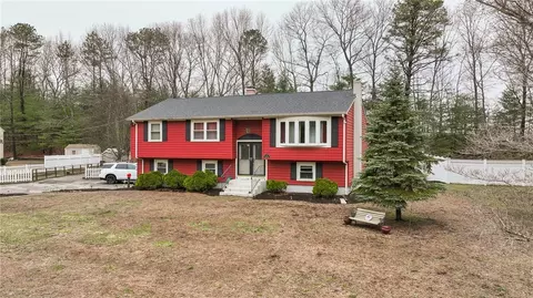 9 Finne Rd, Johnston, RI 02919