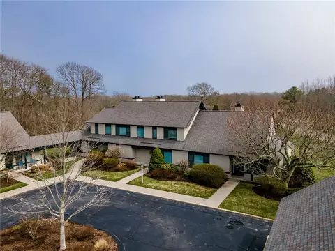 2 Stevenson Way, Narragansett, RI 02882