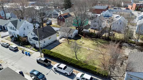 42 Victoria Ave, Cranston, RI 02920