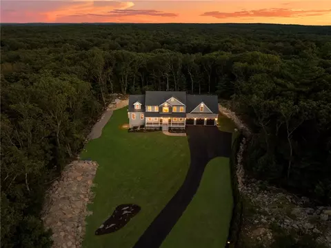 35 Beech Crest Rd, East Greenwich, RI 02818