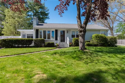 47 Amsterdam Ave, Warwick, RI 02889