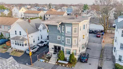 115 Hughes Ave, Pawtucket, RI 02861