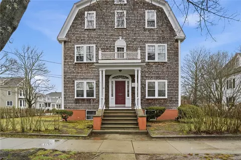 82 High St #1S, Bristol, RI 02809