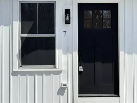 Exterior - 2907 Post Rd #7, Warwick, RI 02886 photo 4 of 4