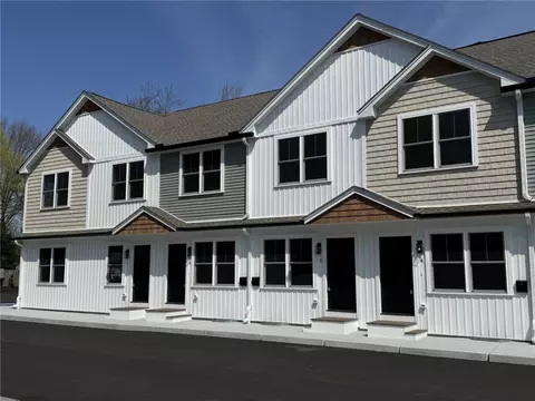 Exterior - 2907 Post Rd #7, Warwick, RI 02886 photo 2 of 4