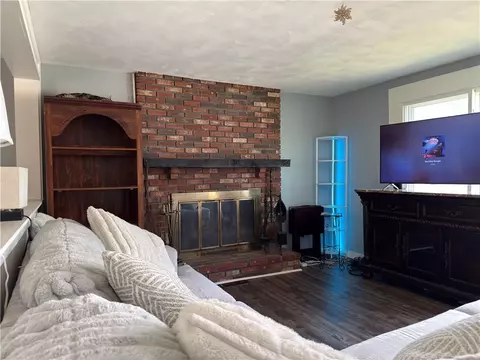 Living - 24 Johnson Ave, Warwick, RI 02886 photo 1 of 2