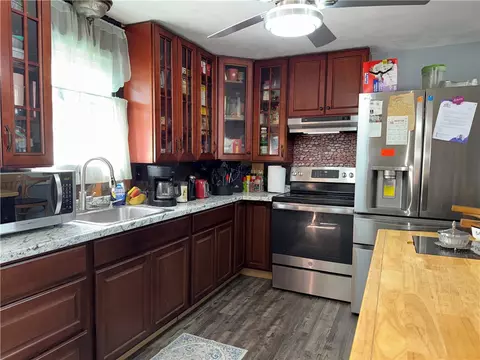 Kitchen - 24 Johnson Ave, Warwick, RI 02886 photo 1 of 2