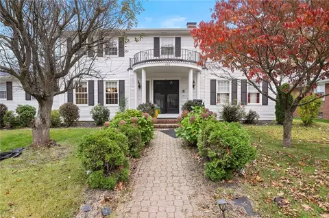 446 Budlong Rd, Cranston, RI 02920